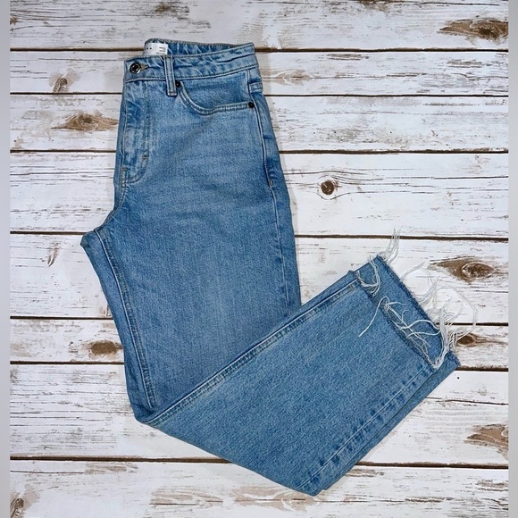 Topshop Denim - Topshop Straight Frayed Hem Denim • 26